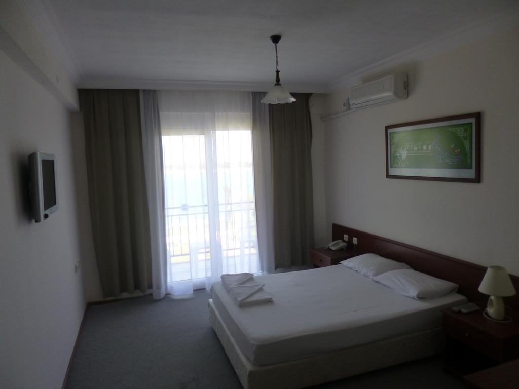 Albayrak Hotel Çeşme Habitación foto